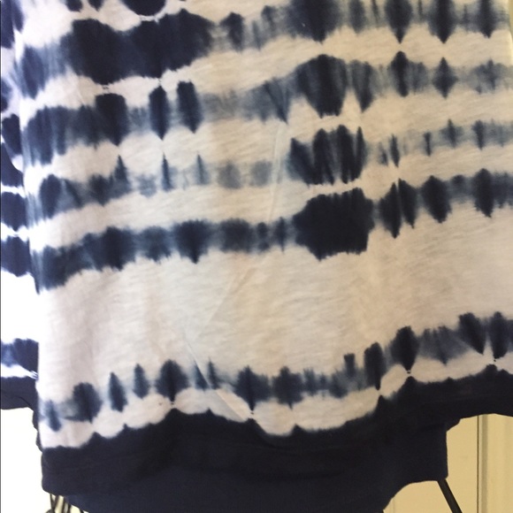 Style & CO Sport Blue and White double Top - Picture 5 of 8